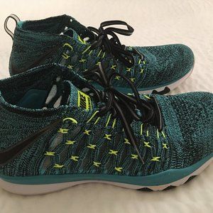 Nike train Ultrafit Flyknit  (Mens 7 1/2)